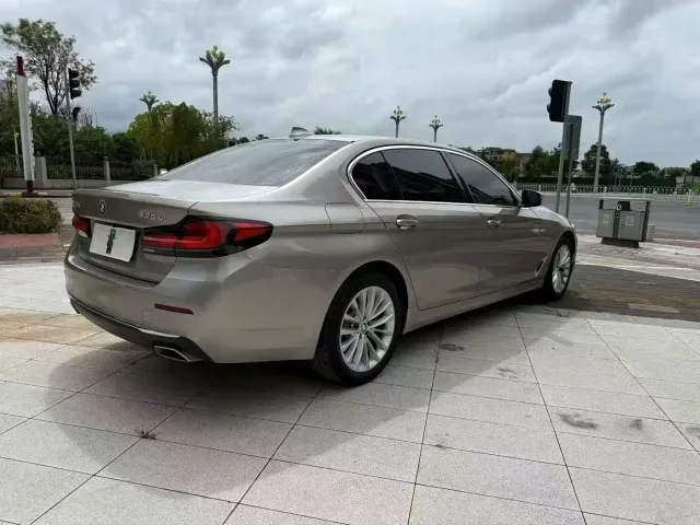 BMW 5 Series — Фото автомобиля 4