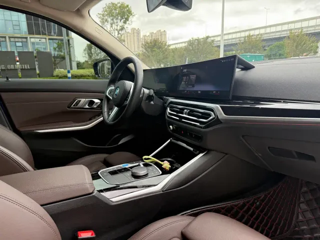 BMW i3 — Фото автомобиля 10