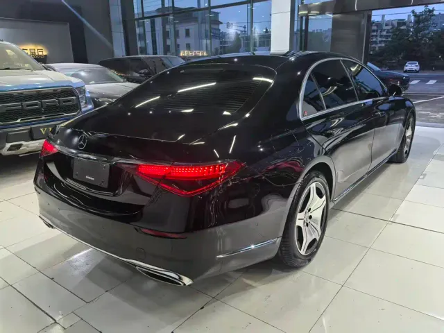 Mercedes-Benz S-Class — Фото автомобиля 3