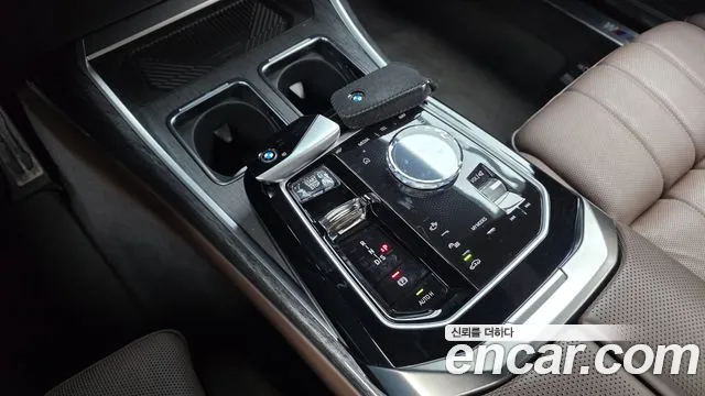 BMW 7-Series 7 серия (G70) 740i sDrive M Sport — Фото автомобиля 7
