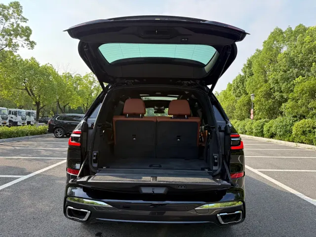 BMW X7 — Фото автомобиля 28