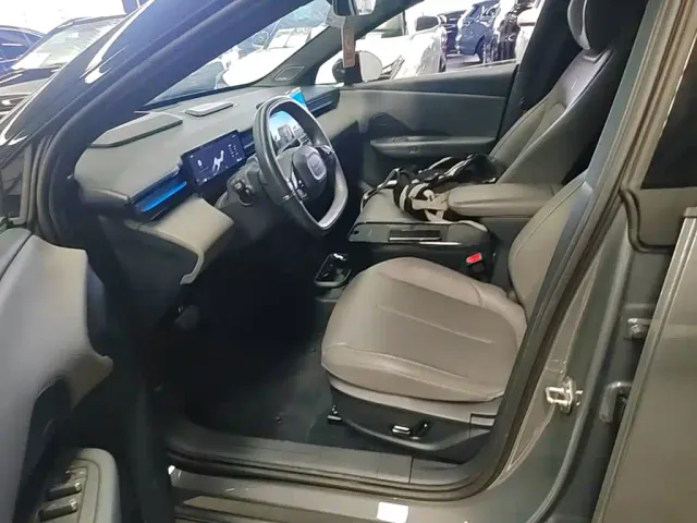 Lynk & Co Z20 — Фото автомобиля 14