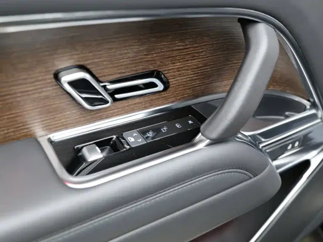 Land Rover Range Rover — Фото автомобиля 13