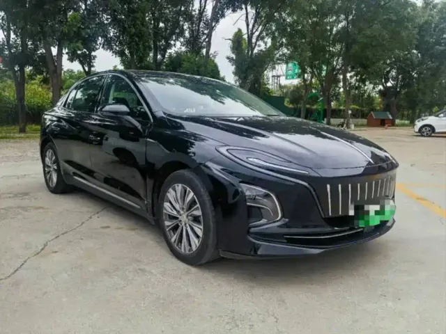 Hongqi E-QM5 — Фото автомобиля 2