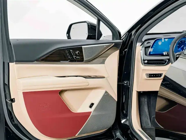 Cadillac XT5 — Фото автомобиля 16