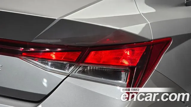 Hyundai Avante CN7 — Фото автомобиля 8