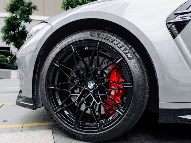 BMW M4 — Фото автомобиля 4