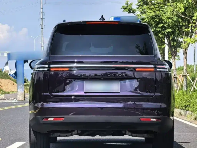 Leapmotor C16 — Фото автомобиля 10