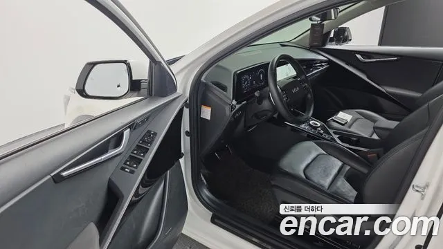 Kia Niro The All New Niro Signature — Фото автомобиля 24