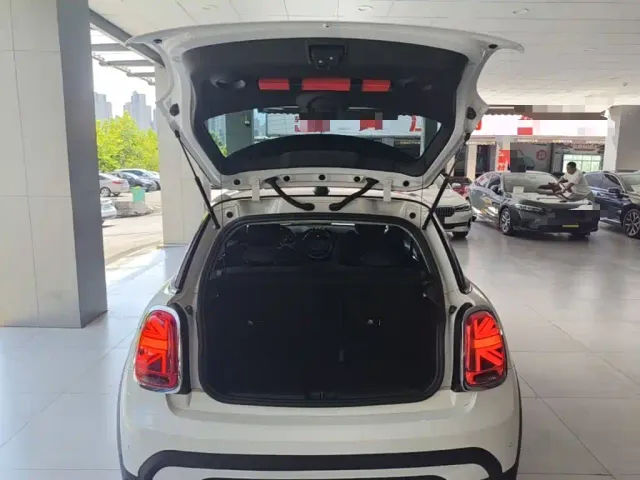 MINI Hatch — Фото автомобиля 18