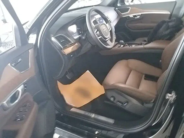 Volvo XC90 — Фото автомобиля 15