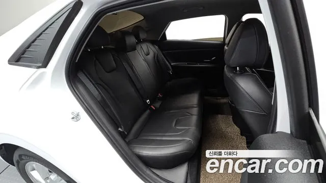 Hyundai AVANTE Avante (CN7) 1.6 LPi (Для проката) — Фото автомобиля 25