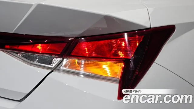 Hyundai Avante — Фото автомобиля 8