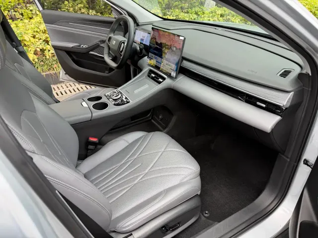 Geely Galaxy L6 — Фото автомобиля 12