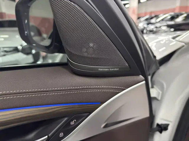 BMW 5 Series — Фото автомобиля 4