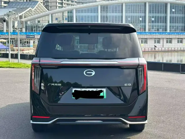 GAC Trumpchi E9 — Фото автомобиля 8
