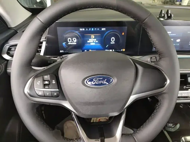 Ford Escort — Фото автомобиля 10