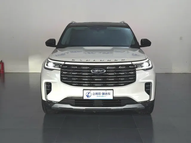 Ford Explorer — Фото автомобиля 2