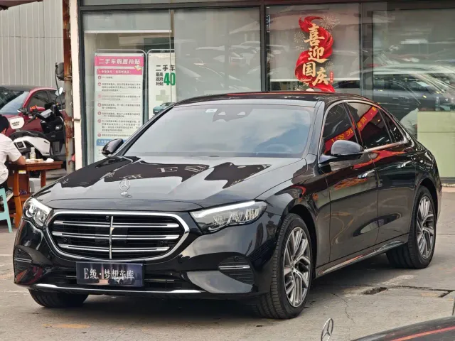 Фотография автомобиля — Mercedes-Benz E-Class
