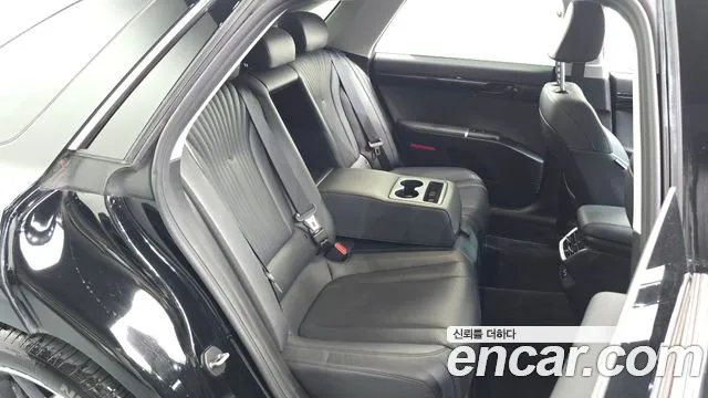 Hyundai Grandeur Grandeur (GN7) 2.5 Бензин 2WD — Фото автомобиля 11
