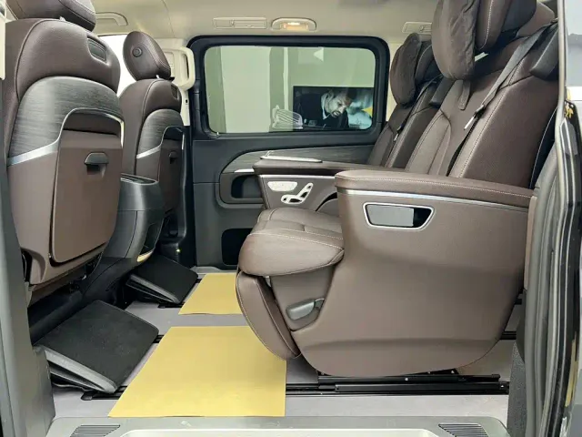 Mercedes-Benz Mercedes-Benz V-Class 2024 V 300 L Long Wheelbase Premium — Фото автомобиля 20