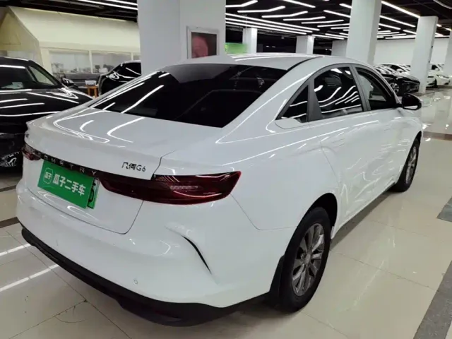 Geely Geometry G6 — Фото автомобиля 6
