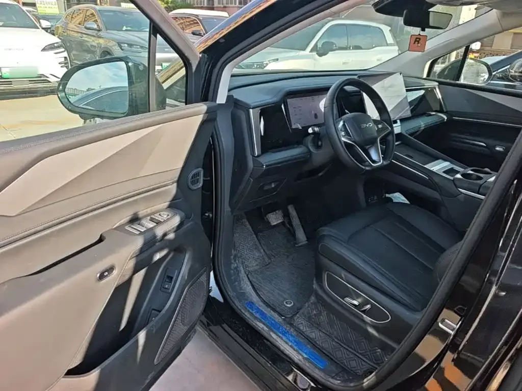 BYD BYD M9 2025 Model 1060 Pilot Edition — Фото автомобиля 15
