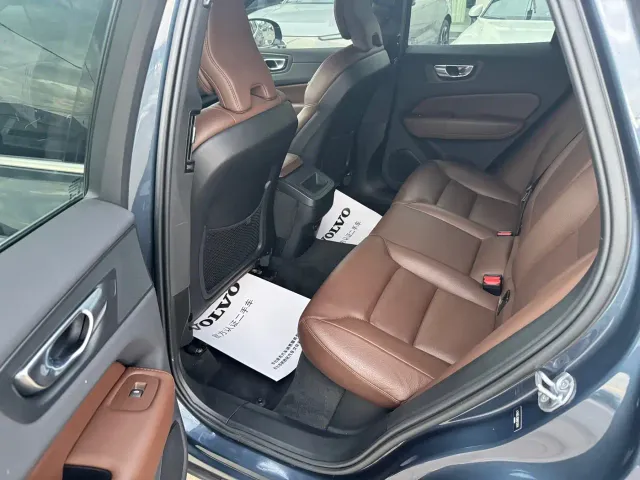 Volvo XC60 — Фото автомобиля 5