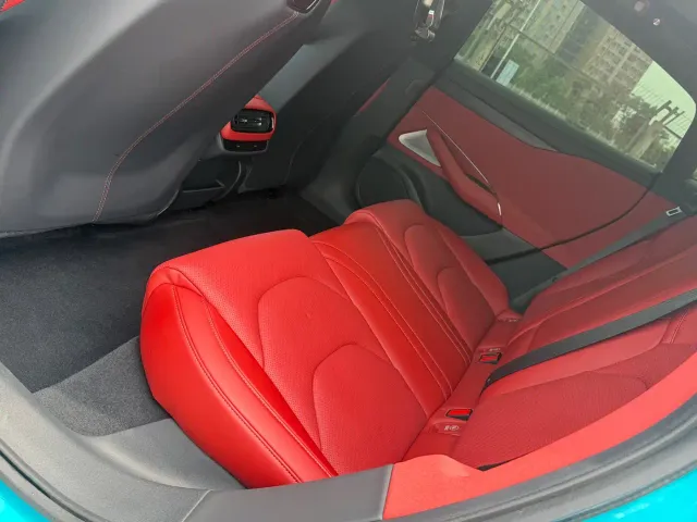 Xiaomi SU7 — Фото автомобиля 9