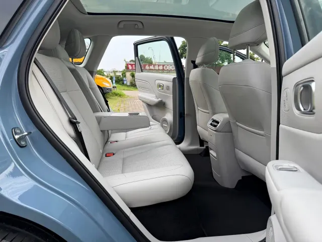 Leapmotor B10 — Фото автомобиля 15