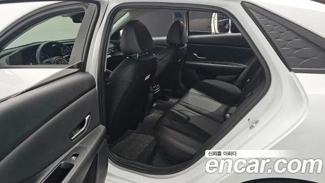 Hyundai Avante CN7 — Фото автомобиля 12