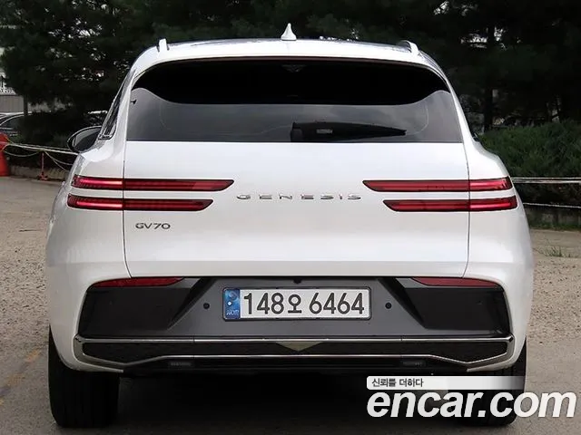 Genesis GV70 2.5T Бензин 2WD — Фото автомобиля 4