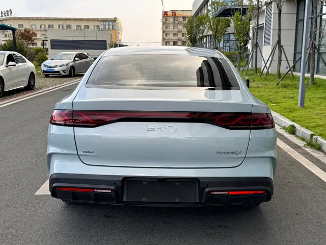 BYD Qin L — Фото автомобиля 5