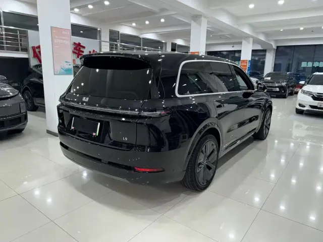 Li Auto L7 — Фото автомобиля 3
