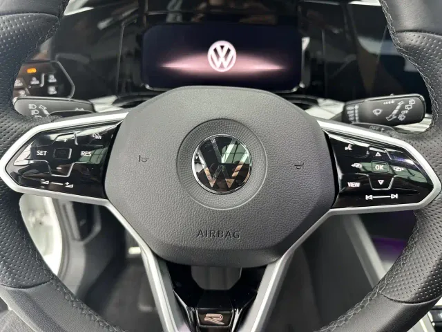 Volkswagen Golf — Фото автомобиля 14