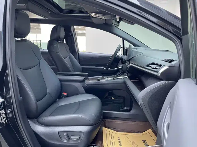 Toyota Granvia — Фото автомобиля 17