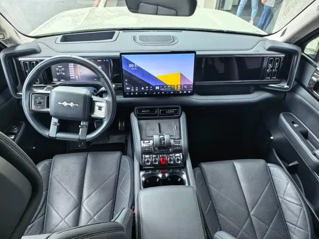 BYD FangChengBao Leopard 5 — Фото автомобиля 5