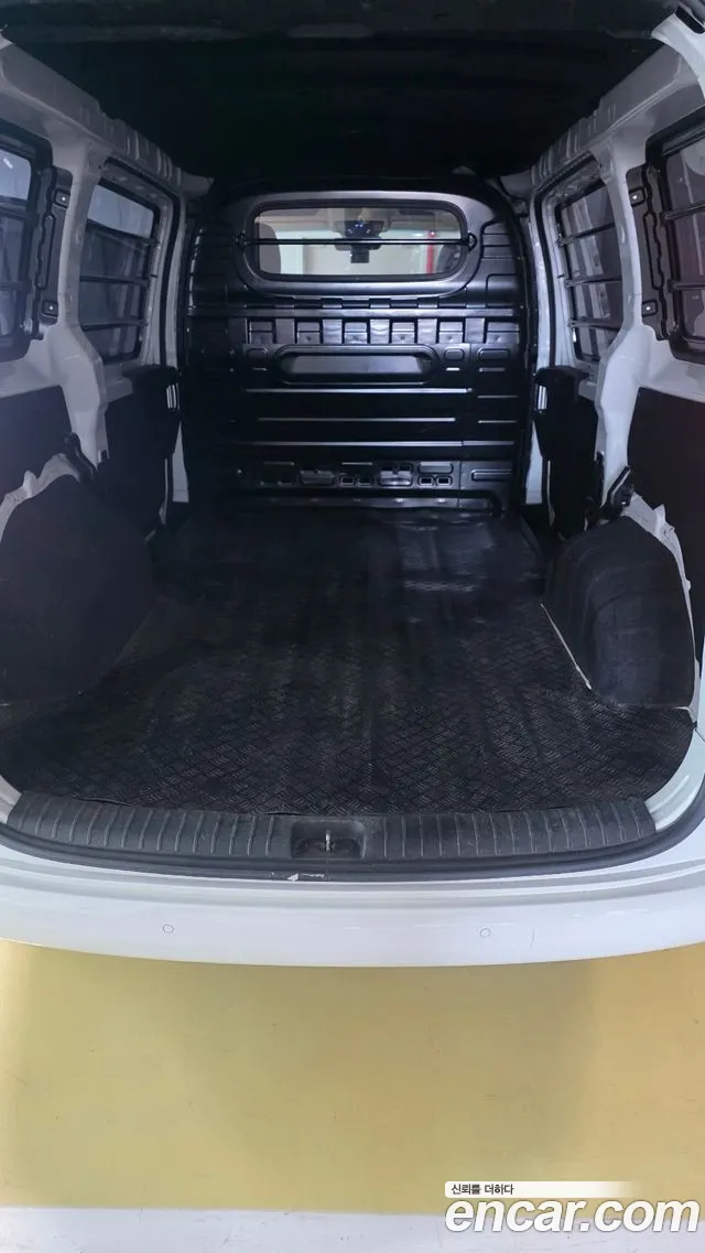 Hyundai Staria Staria L3.5 Карго 3 места — Фото автомобиля 9