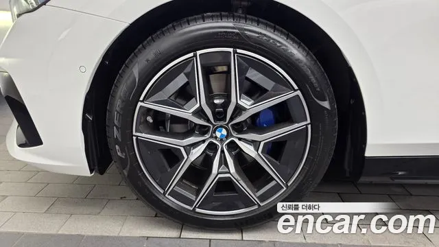 BMW 5-Series — Фото автомобиля 5