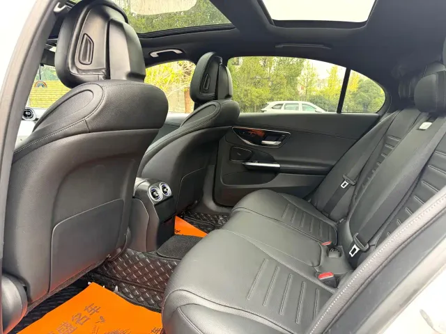 Mercedes-Benz C-Class — Фото автомобиля 4