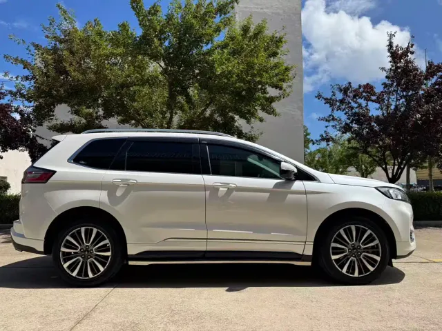 Ford Edge — Фото автомобиля 4