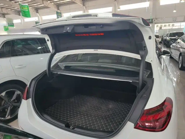 Mercedes-Benz C-Class — Фото автомобиля 18