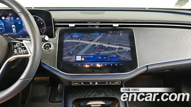 Mercedes-Benz E-Class — Фото автомобиля 14