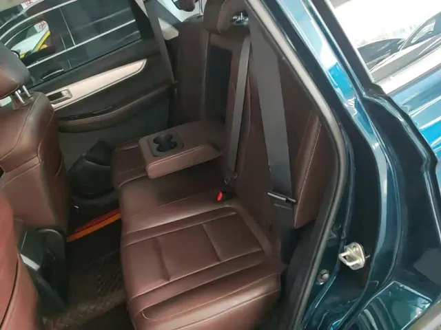 Forthing T5 — Фото автомобиля 16