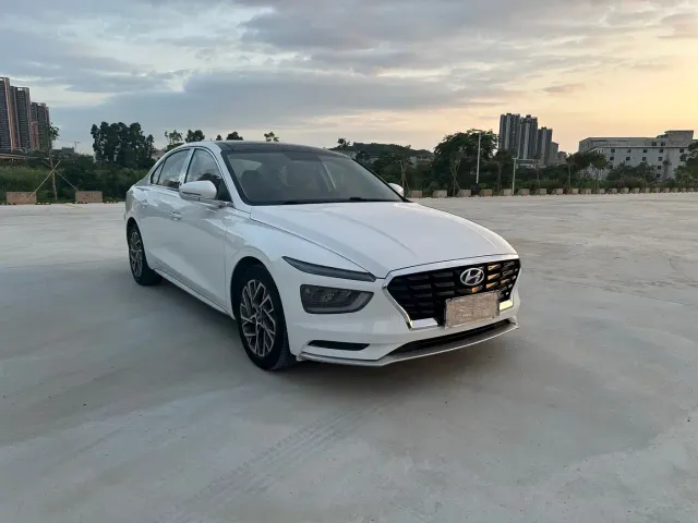 Hyundai Mistra — Фото автомобиля 3