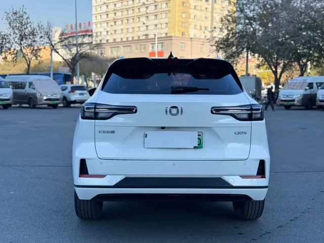 Changan Qiyuan Q05 — Фото автомобиля 11