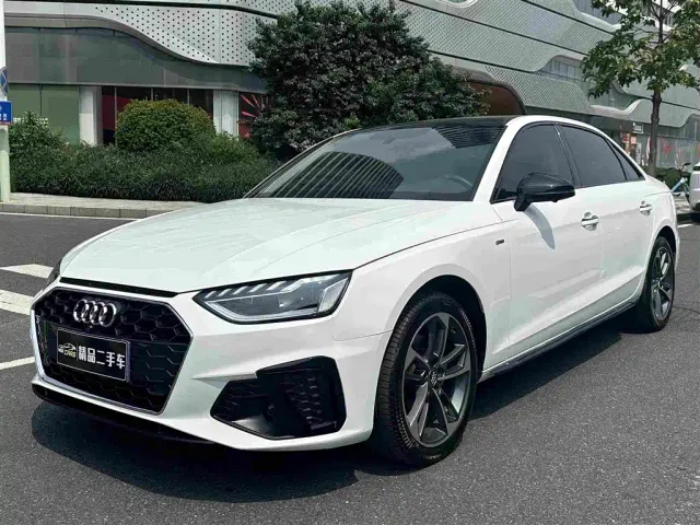 Фотография автомобиля — Audi A4L