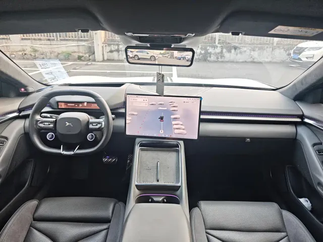 Xpeng P7 — Фото автомобиля 10