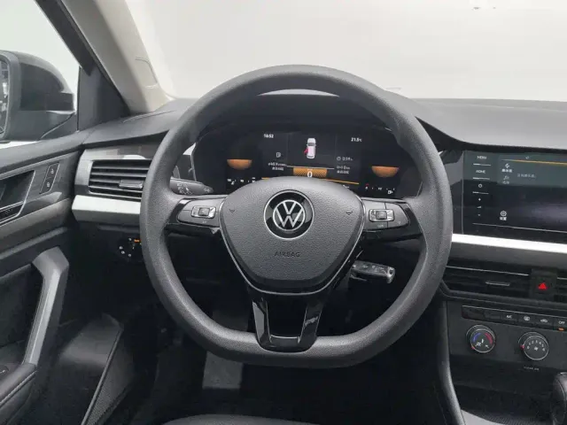 Volkswagen Lavida — Фото автомобиля 11