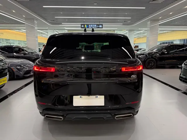 Land Rover Range Rover Sport — Фото автомобиля 13